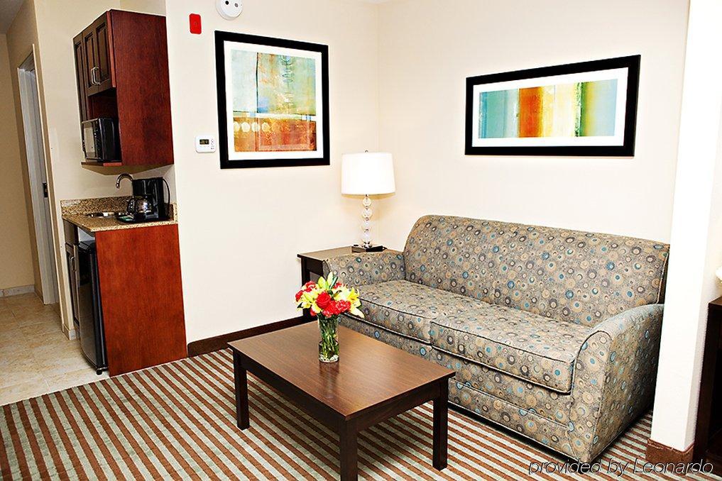 Holiday Inn Express & Suites Youngstown West I 80, An Ihg Hotel Austintown Habitación foto
